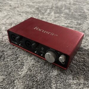 Focusrite Scarlett 2i2 (2nd Gen) USB Audio Interface Powers On *Read Description